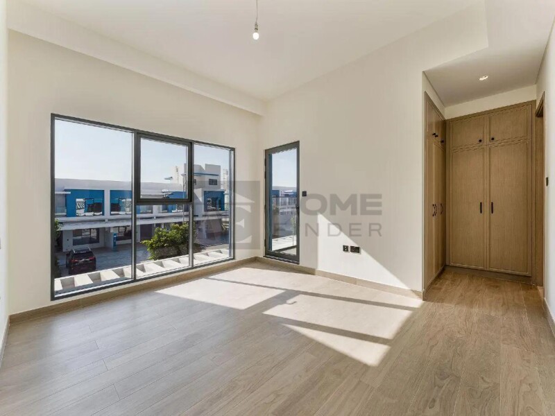 Townhouse for Sale in Santorini's - Damac Lagoons, Dubai - 4 Bed | Single Row | Family Friendly Community at 3450000 AED