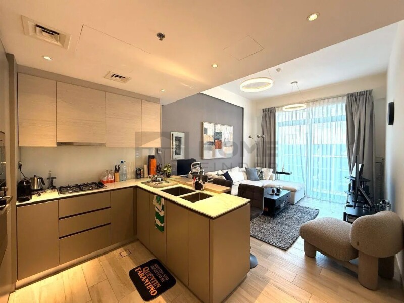 Apartment for Sale in Oxford Residence 2 - Jumeirah Village Circle, Dubai - Vacant | Pool View | Well Maintained at 1140000 AED