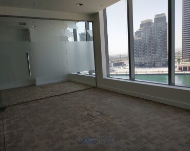 Fitted Office @ Aed 63K- Glass Partitions - 807 sq ft - Mid Floor