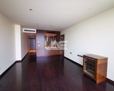 Fully Furnished / Excellent View  / Mid floor / Downtown