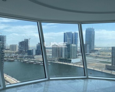 Luxurious Apartment / Stunning Views / Vacant