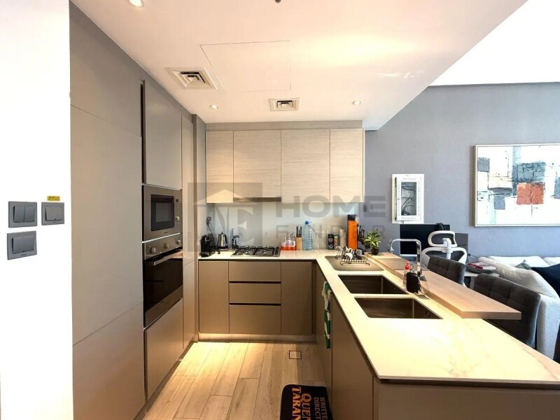 Apartment for Sale in Oxford Residence 2 - Jumeirah Village Circle, Dubai - Vacant | Pool View | Well Maintained at 1140000 AED