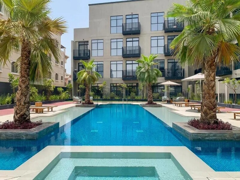 Apartment for Sale in Beverly Residence 1 - Jumeirah Village Circle, Dubai - Fully Renovated Interior | Community View | Vacant at 630000 AED