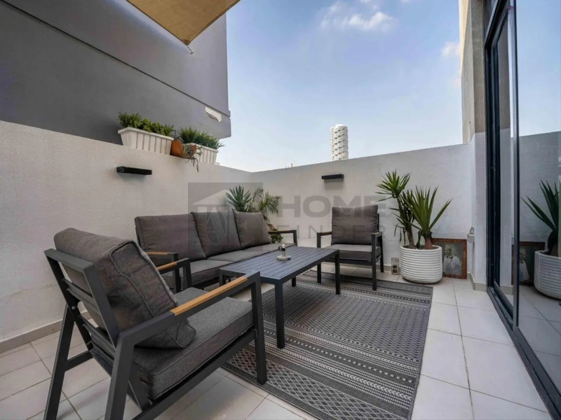 Apartment for Sale in Beverly Residence 1 - Jumeirah Village Circle, Dubai - Pool View | Vacant Now | Study | Large Terrace at 1940000 AED