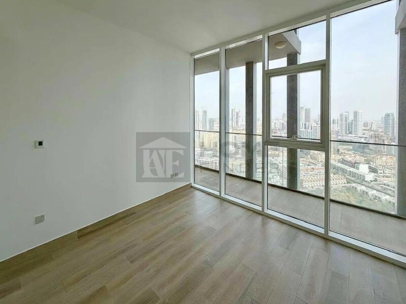 Apartment for Sale in BLOOM TOWERS A - JVC, Dubai - Vacant | High Floor | Great Views at 2100000 AED