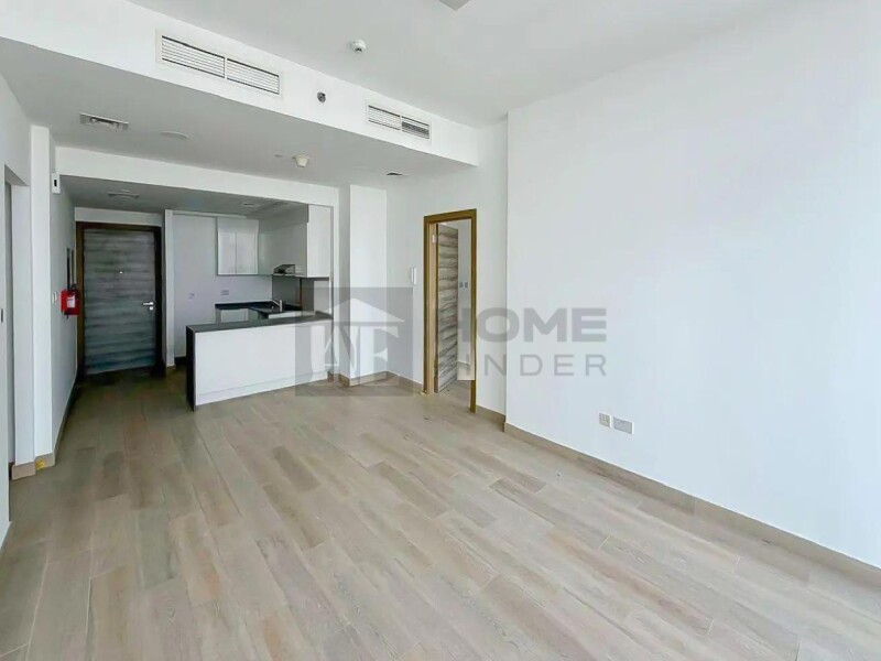 Apartment for Sale in BLOOM TOWERS A - JVC, Dubai - High Floor | Vacant | Ready | Multiple Options | at 970000 AED