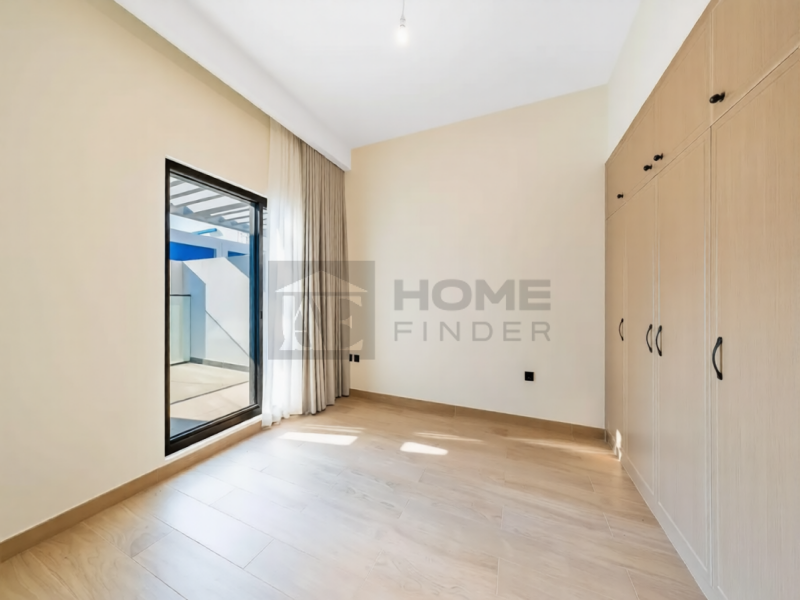 Townhouse for Rent in Santorini 2 - Damac Lagoons, Dubai - End Corner | L Shape Gurden | 5BR + Maid | at 200000 AED