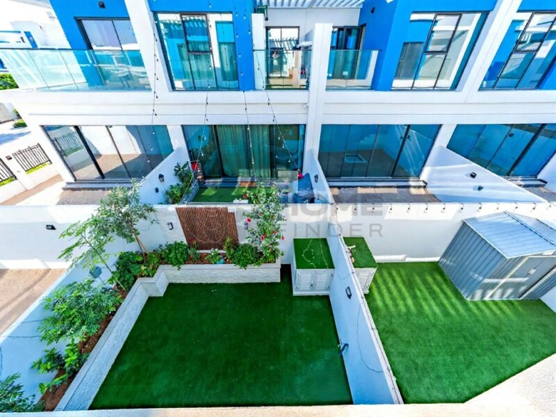 Townhouse for Rent in Santorini 2 - Damac Lagoons, Dubai - End Corner | L Shape Gurden | 5BR + Maid | at 200000 AED