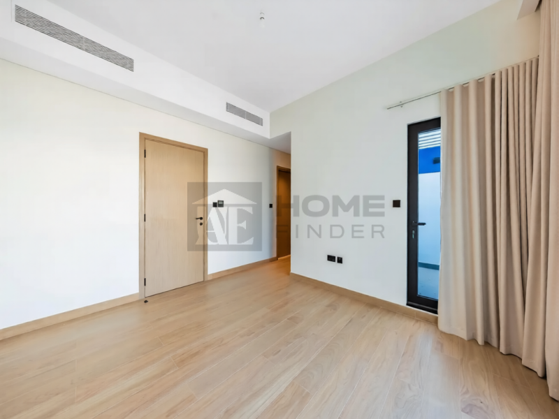 Townhouse for Rent in Santorini 2 - Damac Lagoons, Dubai - End Corner | L Shape Gurden | 5BR + Maid | at 200000 AED