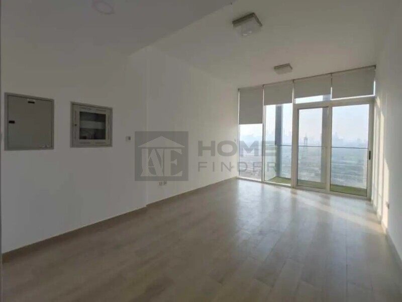 Apartment for Sale in Bloom Tower B - Jumeirah Village Circle, Dubai - Skyline View |Premium Layout |High Floor at 75000 AED