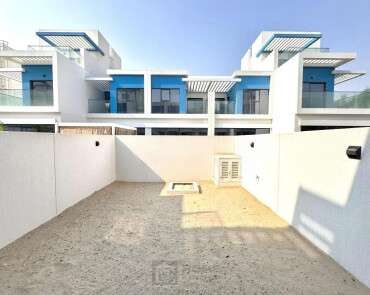 Townhouse for Rent in Santorini's - Damac Lagoons, Dubai - 4 Bedroom Townhouse | Family-Friendly | Unfurnished at 155000 AED